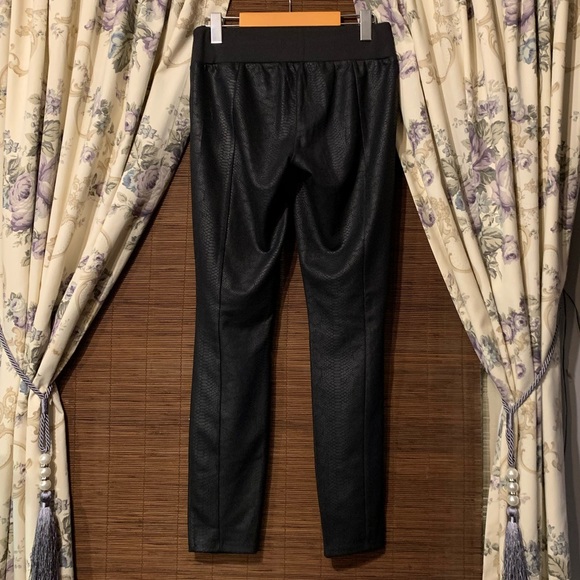 2B Babe, Snakeskin Black Leggings, Size S - Picture 2 of 4